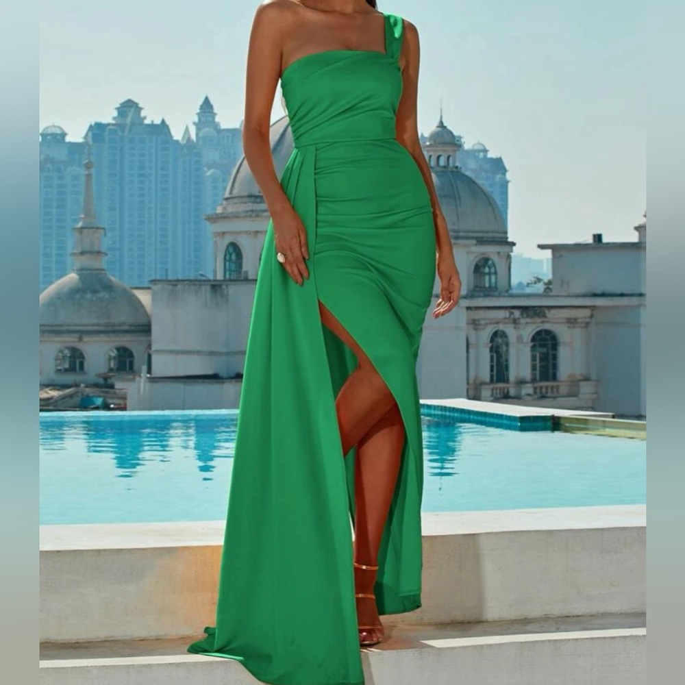 😍 Beautiful Formal Dress 💚💚💚